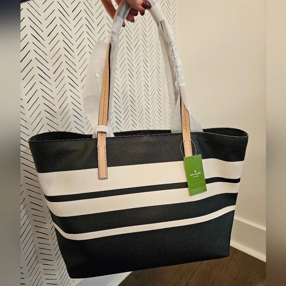 NWT Kate Spade ♠️ Large Hawthorne Lane Ryan Striped Tote + Bag Charm